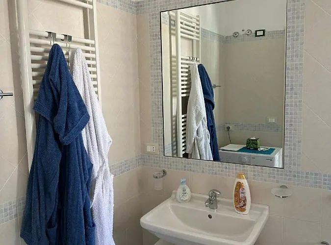 Donna Leda - * Castro (Lecce)